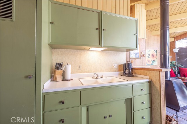 Detail Gallery Image 8 of 23 For 236 Zaca, Big Bear City,  CA 92314 - 2 Beds | 1 Baths