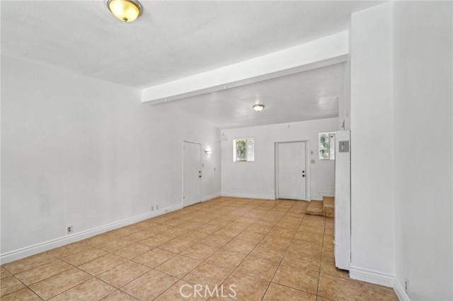 3098 N Arrowhead Avenue, San Bernardino CA: https://media.crmls.org/medias/14fc11cb-b078-443e-a94f-97288cc335cb.jpg
