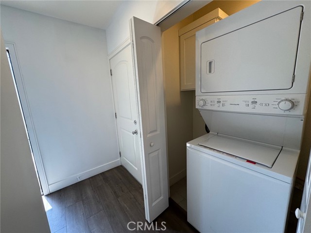 1737 1/2 Magnolia Avenue, Los Angeles CA: https://media.crmls.org/medias/14fc8218-d801-470e-bb14-41f864bd7675.jpg