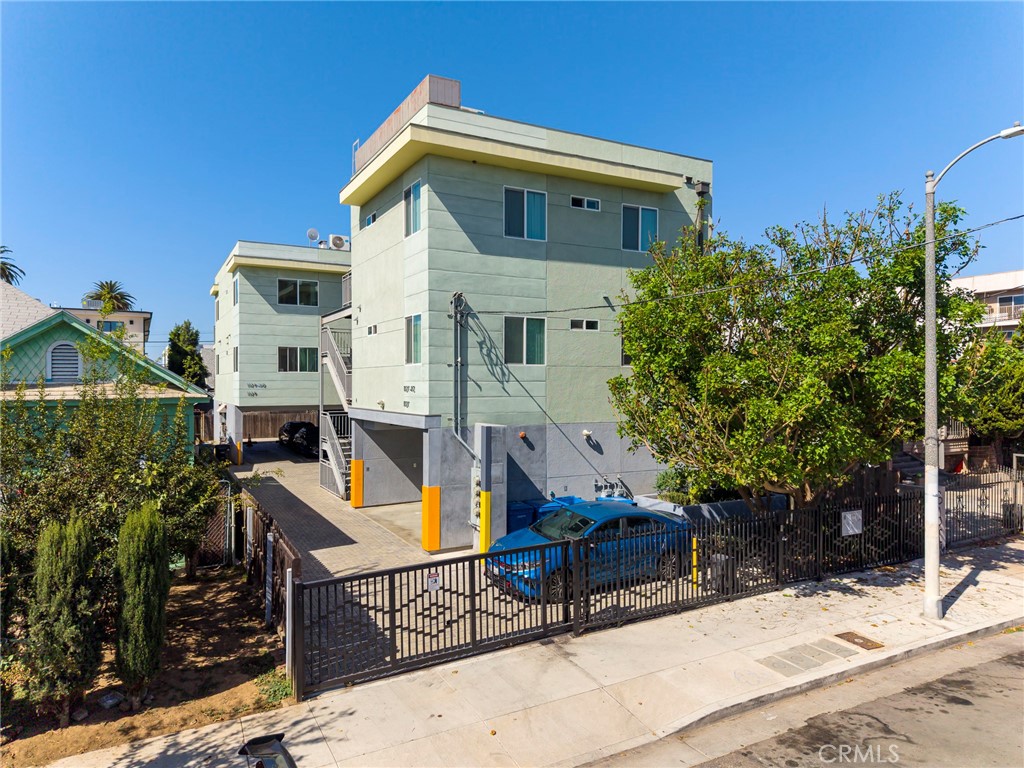 Quadruplex at 1127 S Kingsley