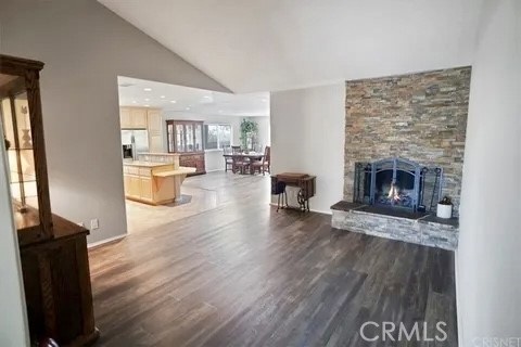 Detail Gallery Image 10 of 37 For 27939 Oakgale, Canyon Country,  CA 91351 - 3 Beds | 2 Baths