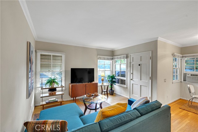 Detail Gallery Image 8 of 32 For 4270 Troost, Studio City,  CA 91604 - 2 Beds | 1 Baths