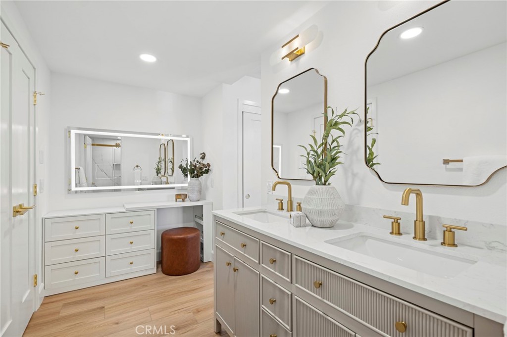 MLS #OC25245690 image #17