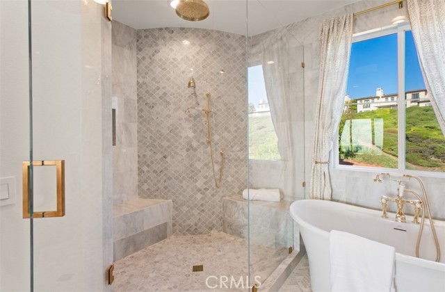 7 Suprema Drive, Newport Coast CA: https://media.crmls.org/medias/14fea253-601a-4c5d-9630-e66d5fa094a8.jpg