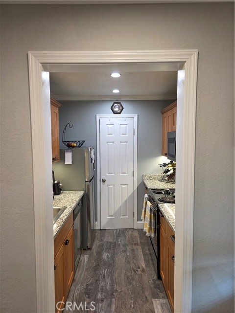 2300 Laguna Cir, #B, Concord CA: https://media.crmls.org/medias/14ff21d3-052a-4e0e-a221-e4600438f81b.jpg