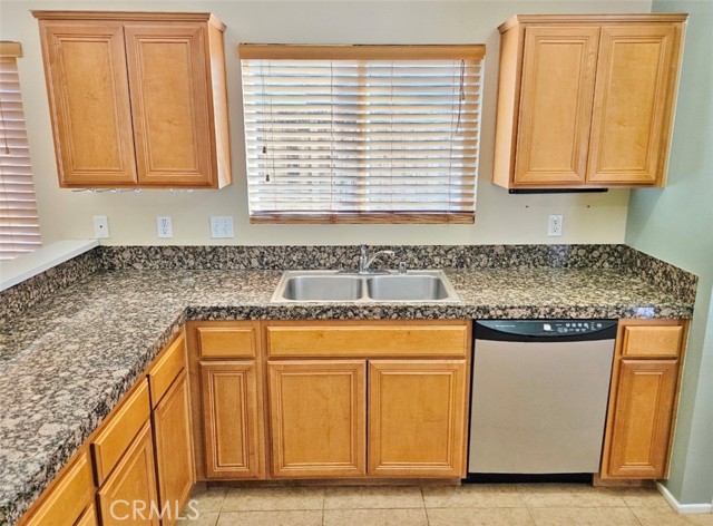 Detail Gallery Image 9 of 40 For 5170 Split Rock Ave, Twentynine Palms,  CA 92277 - 3 Beds | 2 Baths