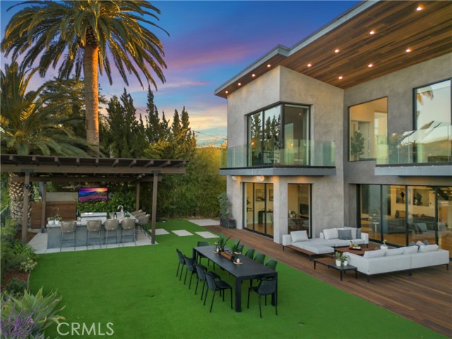 Detail Gallery Image 38 of 47 For 18296 Karen Dr, Tarzana,  CA 91356 - 5 Beds | 6 Baths