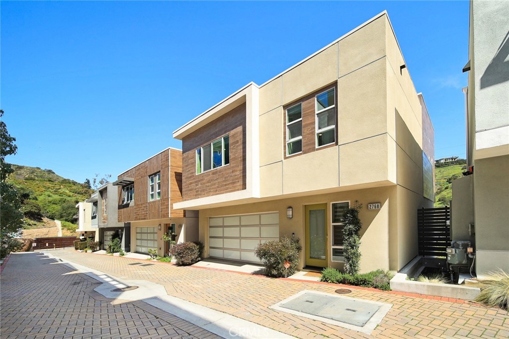 2768 Wright Lane, Hollywood Hills, CA 90068