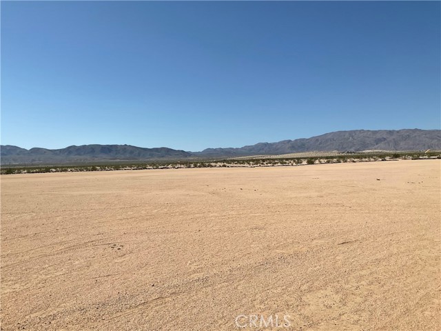 76421 Amboy Road, Twentynine Palms, California 92277, ,Commercial Sale,For Sale,76421 Amboy Road,CRJT23161153