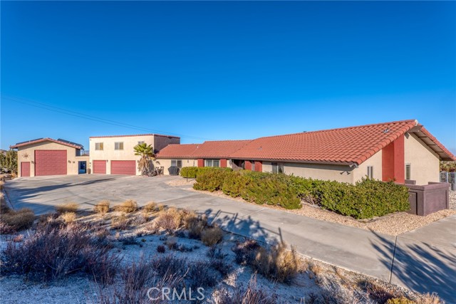Detail Gallery Image 2 of 63 For 56630 Bear Ct, Yucca Valley,  CA 92284 - 6 Beds | 4 Baths