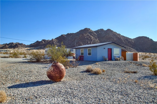 Detail Gallery Image 4 of 32 For 79230 Pioneer Rd, Twentynine Palms,  CA 92277 - 0 Beds | 1 Baths