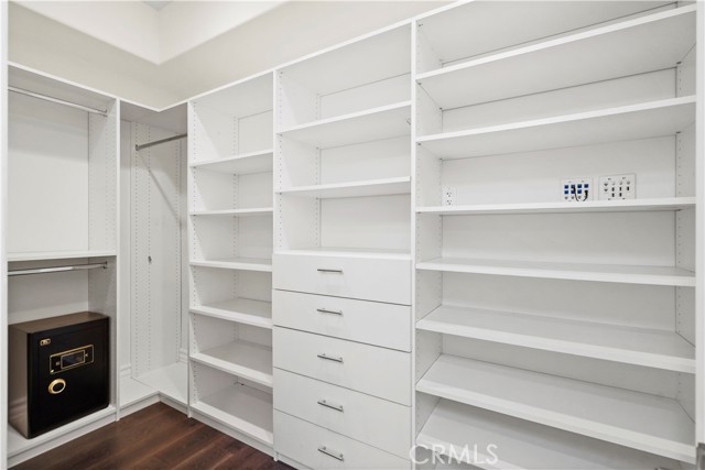 462 S Maple Drive, Beverly Hills CA: https://media.crmls.org/medias/1501da54-06c6-440d-9599-ecb37a0a812f.jpg