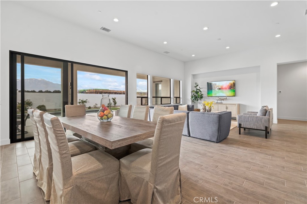 MLS #WS25167538 image #8