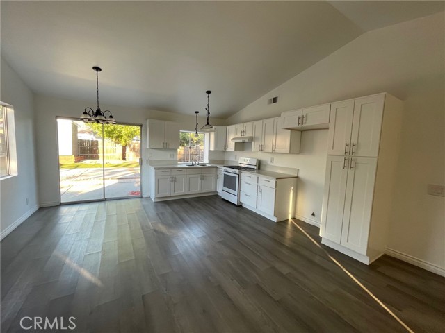 Detail Gallery Image 2 of 13 For 2180 W 48th St, San Bernardino,  CA 92407 - 2 Beds | 1 Baths