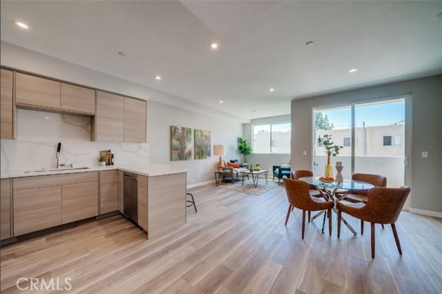 7018 Alabama Avenue, Canoga Park CA: https://media.crmls.org/medias/1504c82b-a25e-44af-b984-23ca2b6ff1d3.jpg