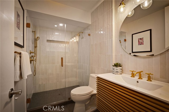 Detail Gallery Image 31 of 51 For 4750 Poe Ave, Woodland Hills,  CA 91364 - 4 Beds | 4 Baths
