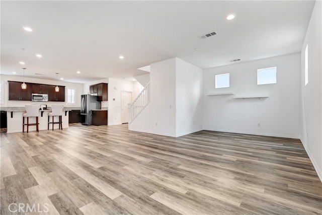 9126 Foster Lane, Chatsworth CA: https://media.crmls.org/medias/150532fa-6e9e-43ff-839f-e1979c59d617.jpg