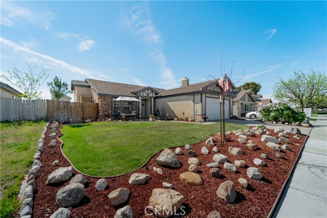 Detail Gallery Image 2 of 42 For 44949 Gloriosa Ln, Lancaster,  CA 93535 - 3 Beds | 2 Baths