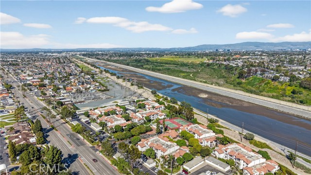 Detail Gallery Image 43 of 46 For 21372 Brookhurst #626,  Huntington Beach,  CA 92646 - 2 Beds | 2 Baths