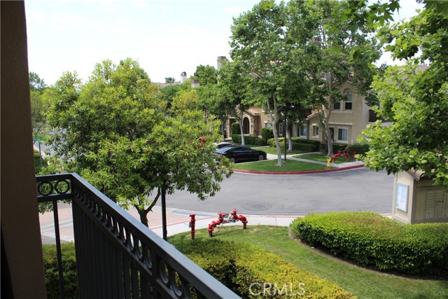 12470 Travanca Lane, Eastvale CA: https://media.crmls.org/medias/150637d7-4691-4ba5-b9c7-b4228fe9b043.jpg