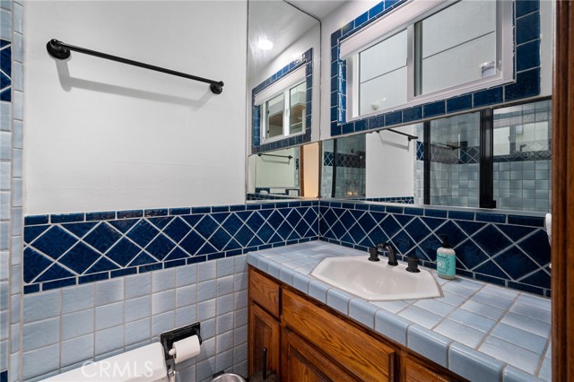 Detail Gallery Image 18 of 42 For 208 Marine Ave, Manhattan Beach,  CA 90266 - 3 Beds | 2 Baths