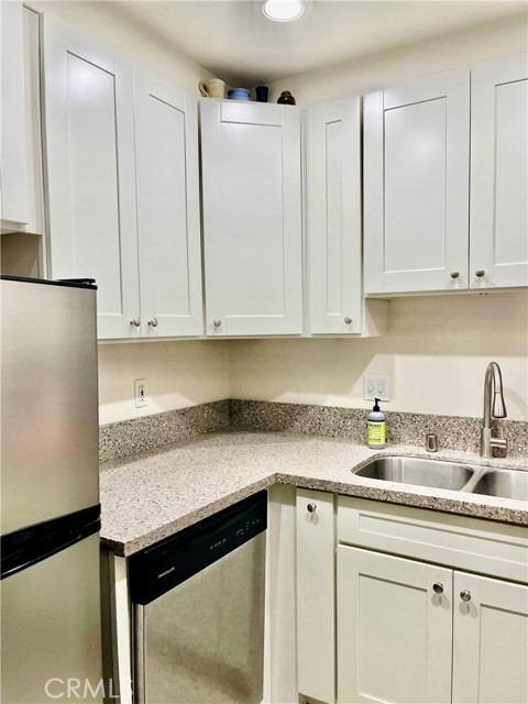 Detail Gallery Image 10 of 34 For 2510 Torrey Pines Rd #213,  La Jolla,  CA 92037 - 1 Beds | 1 Baths