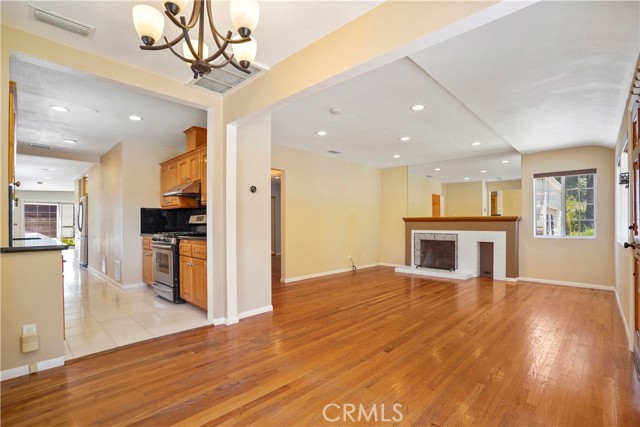 1715 Glorietta Avenue, Glendale CA: https://media.crmls.org/medias/1506bf2a-2d51-41bb-bf12-6fa6bf74d9f2.jpg