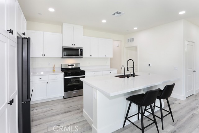 Detail Gallery Image 11 of 28 For 4067 Summer, Corona,  CA 92883 - 3 Beds | 2 Baths