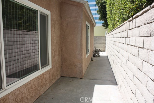 Detail Gallery Image 22 of 22 For 17041 a Ln #B,  Huntington Beach,  CA 92647 - 2 Beds | 2 Baths