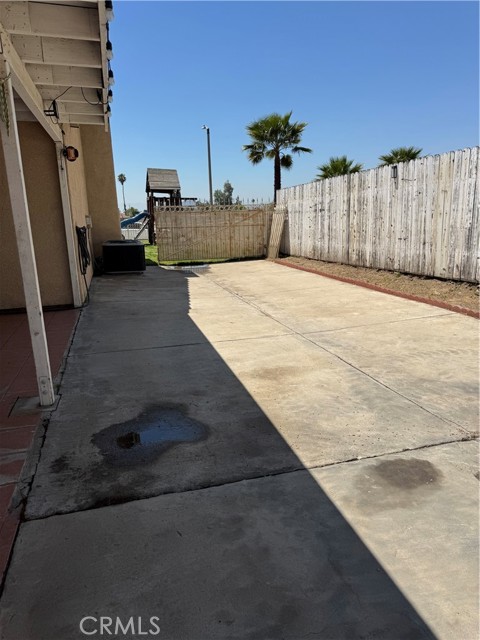 Detail Gallery Image 12 of 14 For 15762 Orchid Ave, Fontana,  CA 92335 - 3 Beds | 2 Baths