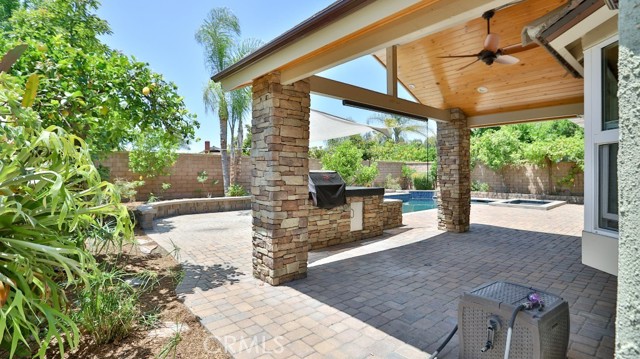 20931 Avenida Amapola, Lake Forest CA: https://media.crmls.org/medias/1509a1de-ef80-4f63-9451-1d9a6ceff2d4.jpg