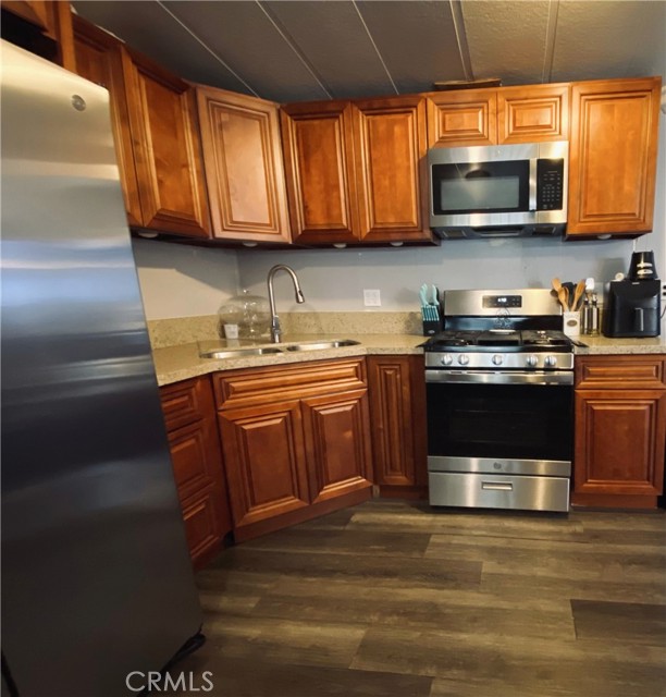 Detail Gallery Image 7 of 17 For 850 W Mission Blvd #B21,  Ontario,  CA 91762 - 2 Beds | 2 Baths