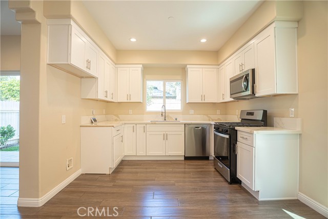 9246 Cedros Avenue, Panorama City CA: https://media.crmls.org/medias/150a295a-f2d2-40f9-b2ff-c77141278ab6.jpg