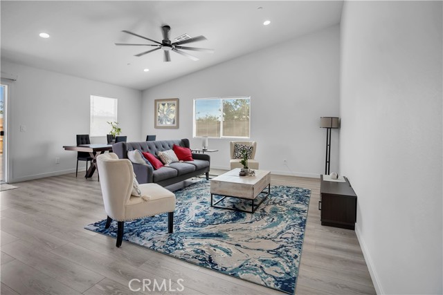 33140 Hill, Lake Elsinore CA: https://media.crmls.org/medias/150a6ba5-585e-48cc-a764-79e05bdc85a4.jpg