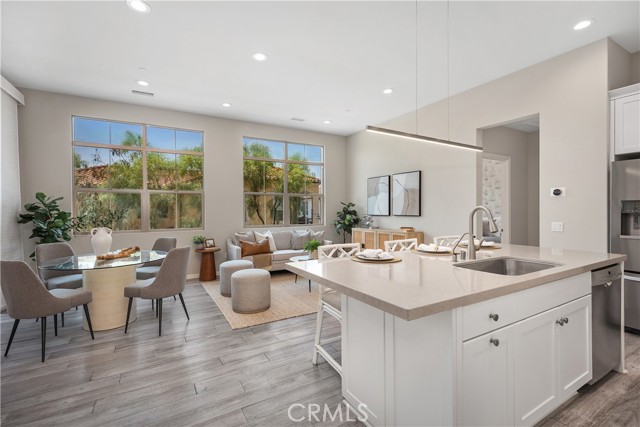 Detail Gallery Image 1 of 51 For 150 Nature Walk, Irvine,  CA 92618 - 2 Beds | 2 Baths