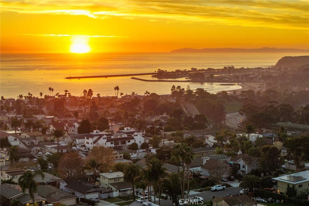 https://media.crmls.org/medias/150b112d-571d-4a49-80e9-a23fb314769c.jpg?preset=X-Large