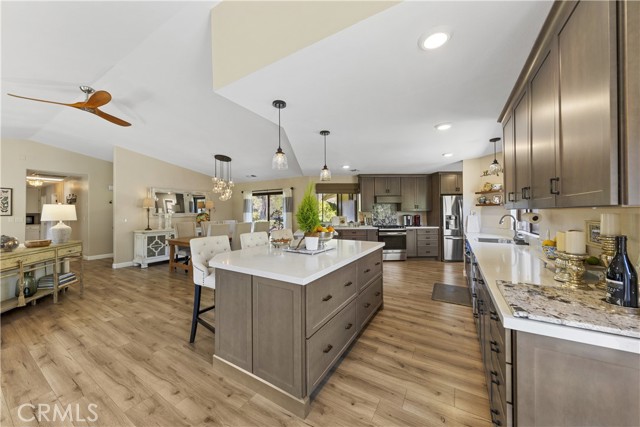 Detail Gallery Image 7 of 70 For 2103 Margarita Glen, Fallbrook,  CA 92028 - 6 Beds | 3/2 Baths