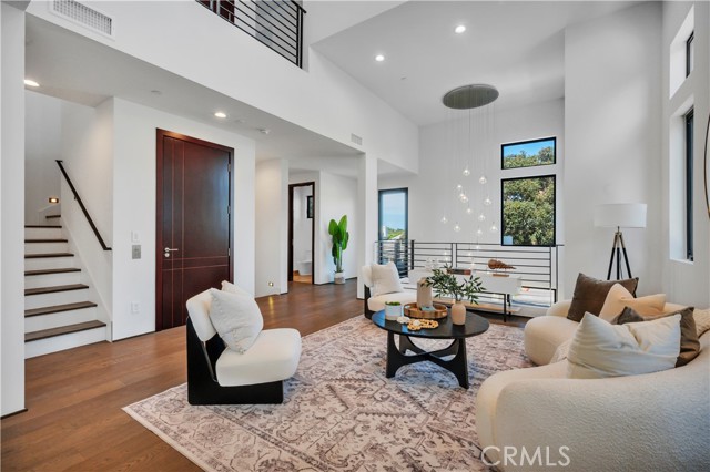 332 Avenue E, Redondo Beach, California 90277, 5 Bedrooms Bedrooms, ,6 BathroomsBathrooms,Residential,For Sale,Avenue E,SB26070979