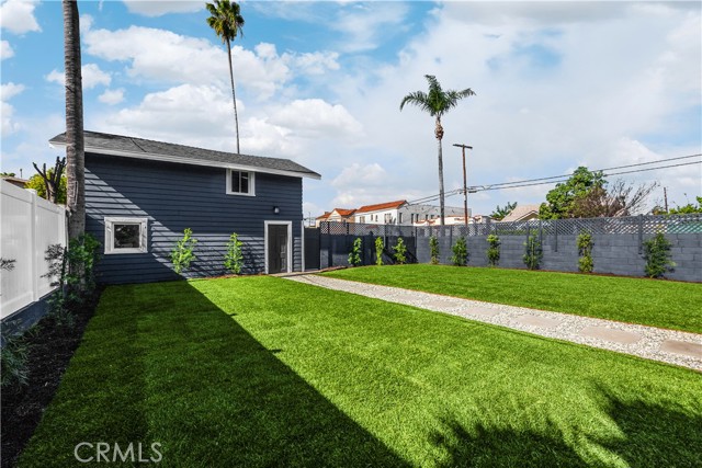 Detail Gallery Image 36 of 42 For 2301 9th, Los Angeles,  CA 90018 - 3 Beds | 3 Baths