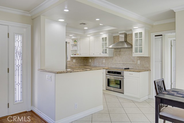 2372 Via Mariposa W, Laguna Woods CA: https://media.crmls.org/medias/150d50b3-89f9-47ab-8fe1-3be2adb065e3.jpg