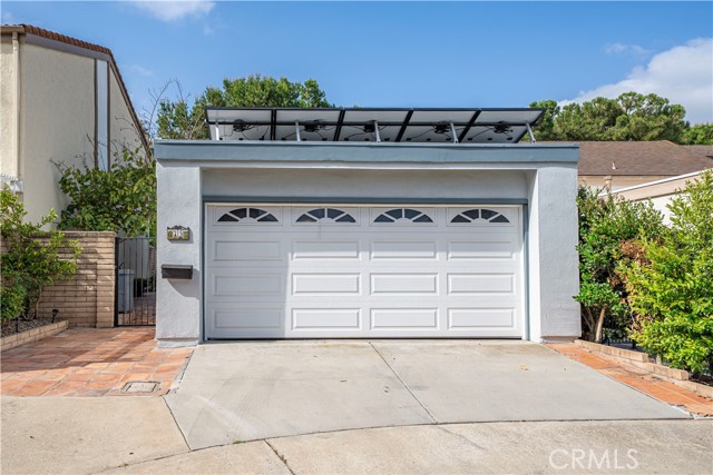 75 Willow Tree Lane, Irvine CA: https://media.crmls.org/medias/150dc472-e5c6-40b7-b415-c855e0e6944c.jpg