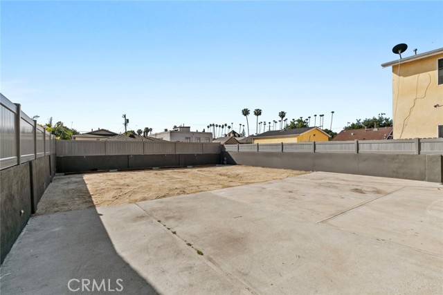 142 S Savannah Street, Los Angeles CA: https://media.crmls.org/medias/150ef358-c155-427d-b78d-5dc1609ae35c.jpg