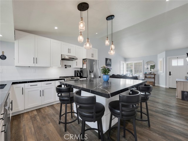 Detail Gallery Image 6 of 27 For 27936 Beacon, Castaic,  CA 91384 - 3 Beds | 2 Baths