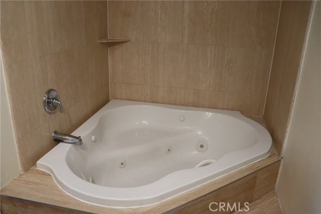 Detail Gallery Image 15 of 22 For 13243 Vanowen #5,  North Hollywood,  CA 91605 - 2 Beds | 3 Baths