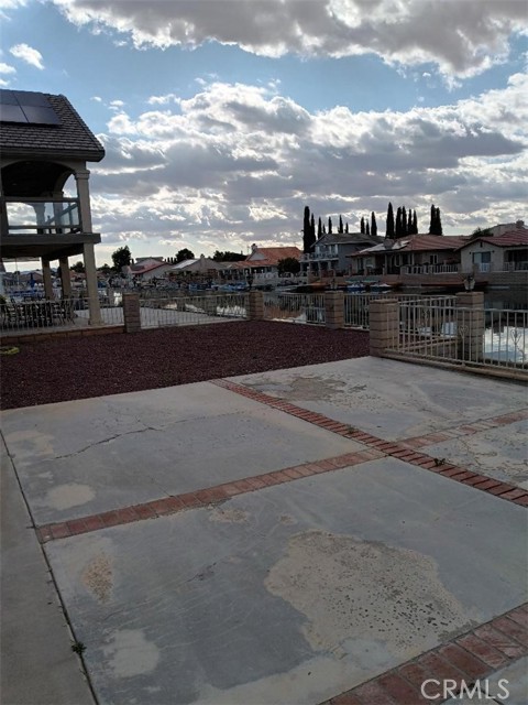 26930 Lakeview Drive, Helendale CA: https://media.crmls.org/medias/150fe94a-3f91-44c4-aac9-9cf30d5d206b.jpg