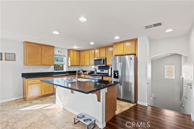 Detail Gallery Image 5 of 27 For 10382 Sparkling Dr #1,  Rancho Cucamonga,  CA 91730 - 2 Beds | 2 Baths