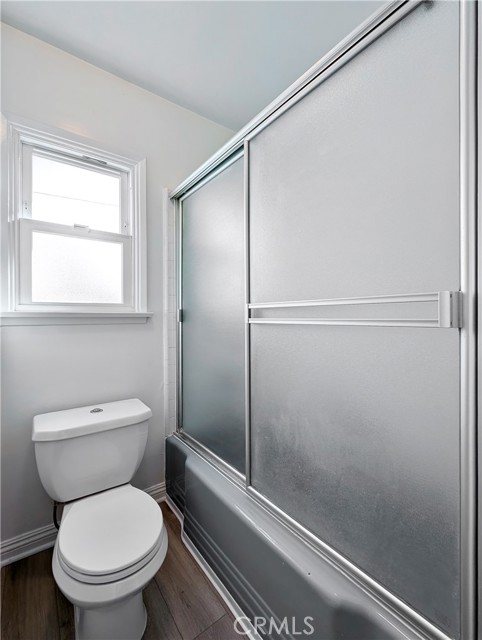 Detail Gallery Image 22 of 26 For 18938 Prairie St, Northridge,  CA 91324 - 4 Beds | 2 Baths