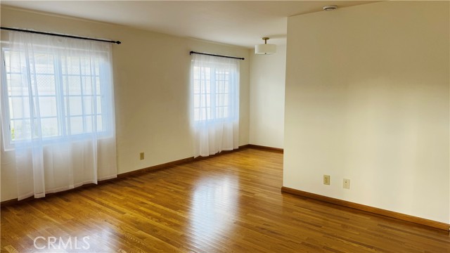 Detail Gallery Image 4 of 21 For 6633 W 87th, Los Angeles,  CA 90045 - 3 Beds | 1 Baths