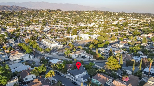 1048 Dexter Street, Los Angeles CA: https://media.crmls.org/medias/15106bcb-6b62-4e5b-a2d1-769c85dc6cfa.jpg