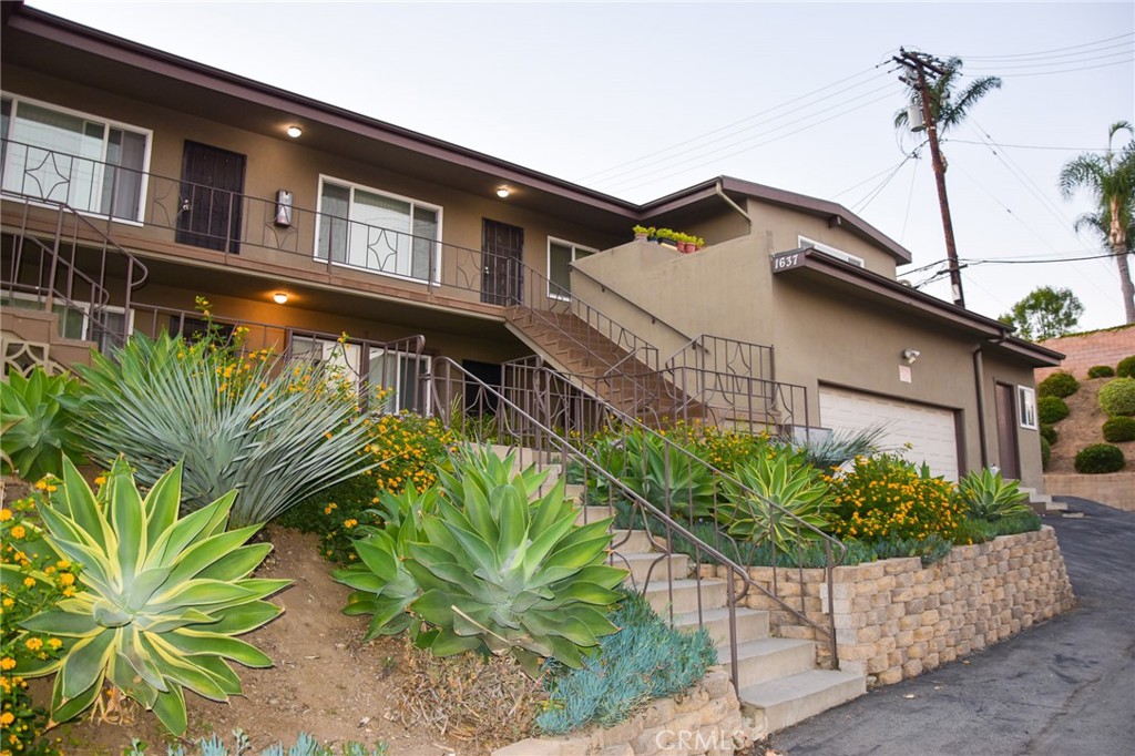 1637 W Malvern Avenue #7